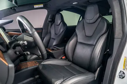 2019 Tesla MODEL X — фото 9