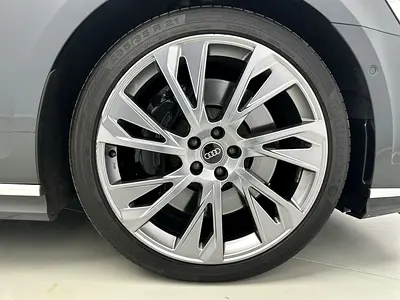 2022 AUDI A8 — миниатюра 6