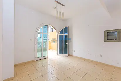 SPACIOUS 2BHK | COMMUNITY FACING | CALL US NOW