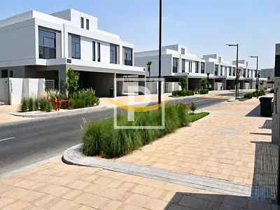 Luxurious and Spacious Villa, Landscaped Garden