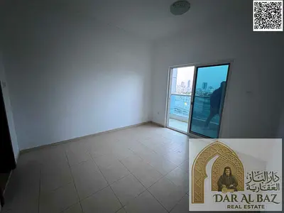 ارقي شقة غرفتين نوم و صالة للايجار السنوى_النعيمية 3 | غرفتين نوم كبار, صالة واسعه مع بلكون, مطبخ مجهز واسع, موقع حيوي سهل الخروج الي دبي, مع باركينج
