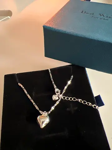 Silver heart necklace brand new