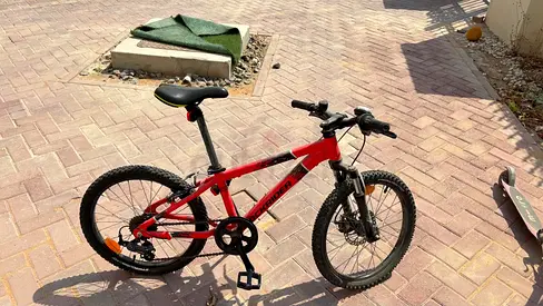 Red childrens mountain bike - good condition, ready to ride