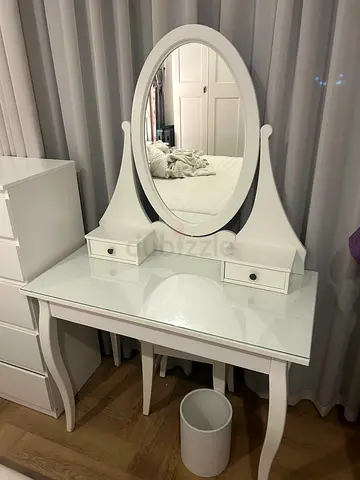 White Wooden Dressing Table with Oval Mirror and Drawers