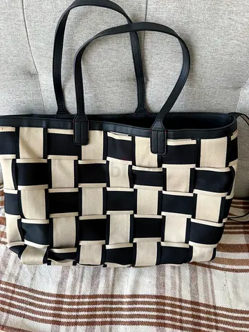TOMMY HILFIGER Black and Cream Woven Canvas Tote Bag with Leather Handles