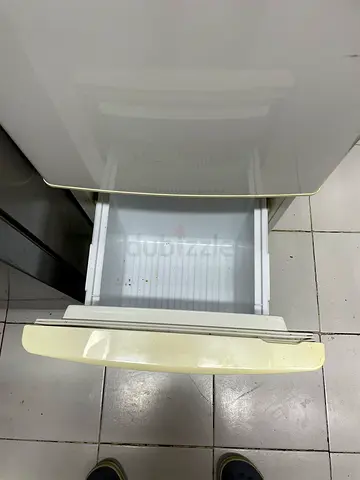 Small under-counter freezer drawer - working condition