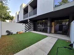 Middle Townhouse for Sale | Tenant in Place | Immediate Rental Income