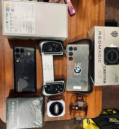 RedMagic 11air gaming phone with detachable controllers + accessories (good condition)