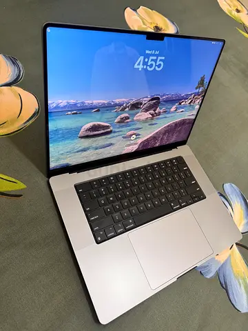 Macbook M1 Max 64GB 1TB 32 Cores