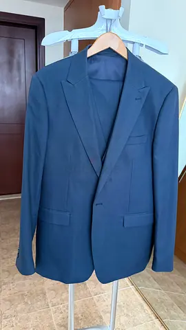 Mens three-piece suit Belucci.