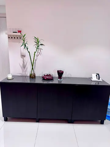 Ikea Kallax Cupboard with top glass