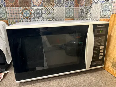Panasonic 25L Microwave Oven NN-ST34JW | 800W | Excellent Working Condition