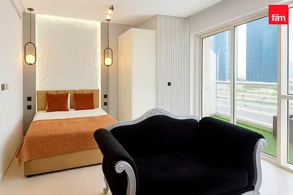 Vacant Studio | Upgraded & Furnished | West AVE