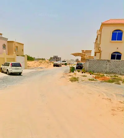 Corner plot of land / free ownership for all nationalities / large area