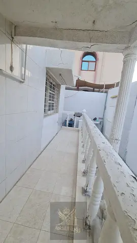 بيت مستقل واسع للإيجار في القادسية الشارقة منطقة سكنية عائلية موقع ممتاز