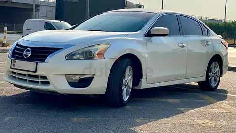 Well Maintained Nissan Altima 2.5L SV 2014 | GCC Specs