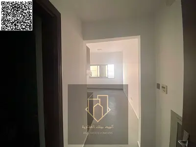 استوديو ممتاز جدا ( تانى ساكن ) بمطبخ شبه منفصل قريب من جميع الخدمات