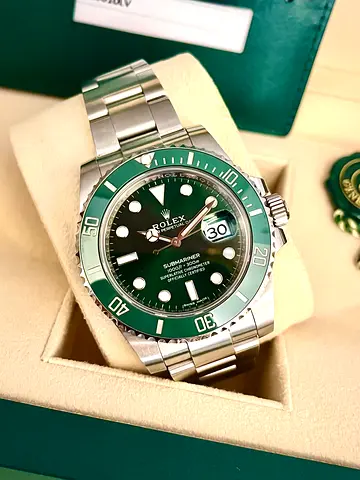 Rolex hulk 2020 unpolished box outer box outer cover and papers full links. Collectors set.