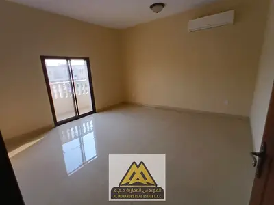 تتوفر شقة مميزة للإيجار السنوي في منطقة المويهات 3، تتميز بمساحات واسعة وتصميم عملي يوفر الراحة والخصوصية، مع موقع استراتيجي قريب من جميع الخدمات وسهو