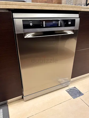 Stainless Steel Built-in Dishwasher - Good Condition