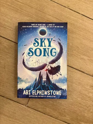 Sky Song by Abi Elphinstone - Paperback (Young Adult Fantasy)