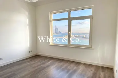 Full Sea View | Upgraded | UF | Vacant