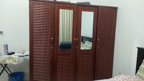Wardrobe with 4 compartments