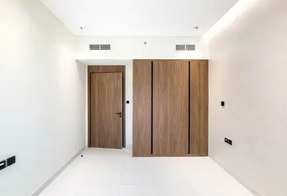 VACANT | PRIME LOCATION | SPACIOUS |
