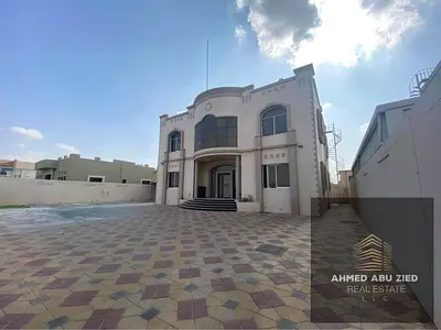 فرصة مميزة لاستئجار فيلا راقية بتشطيبات حديثة ومساحات واسعة، تقع في منطقة الرقايب، إحدى أفضل المناطق السكنية في عجمان، وتتميز بالهدوء والخصوصية وسهولة