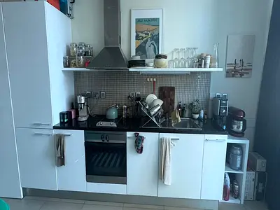 Furnished Studio with balcony, car park and Opp metro