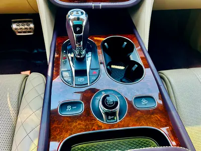صورة مصغرة 16 لـ 2018 Bentley BENTAYGA