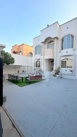 بدون رسوم سنوية فيلا 5 غرف تملك حر لجميع الجنسيات