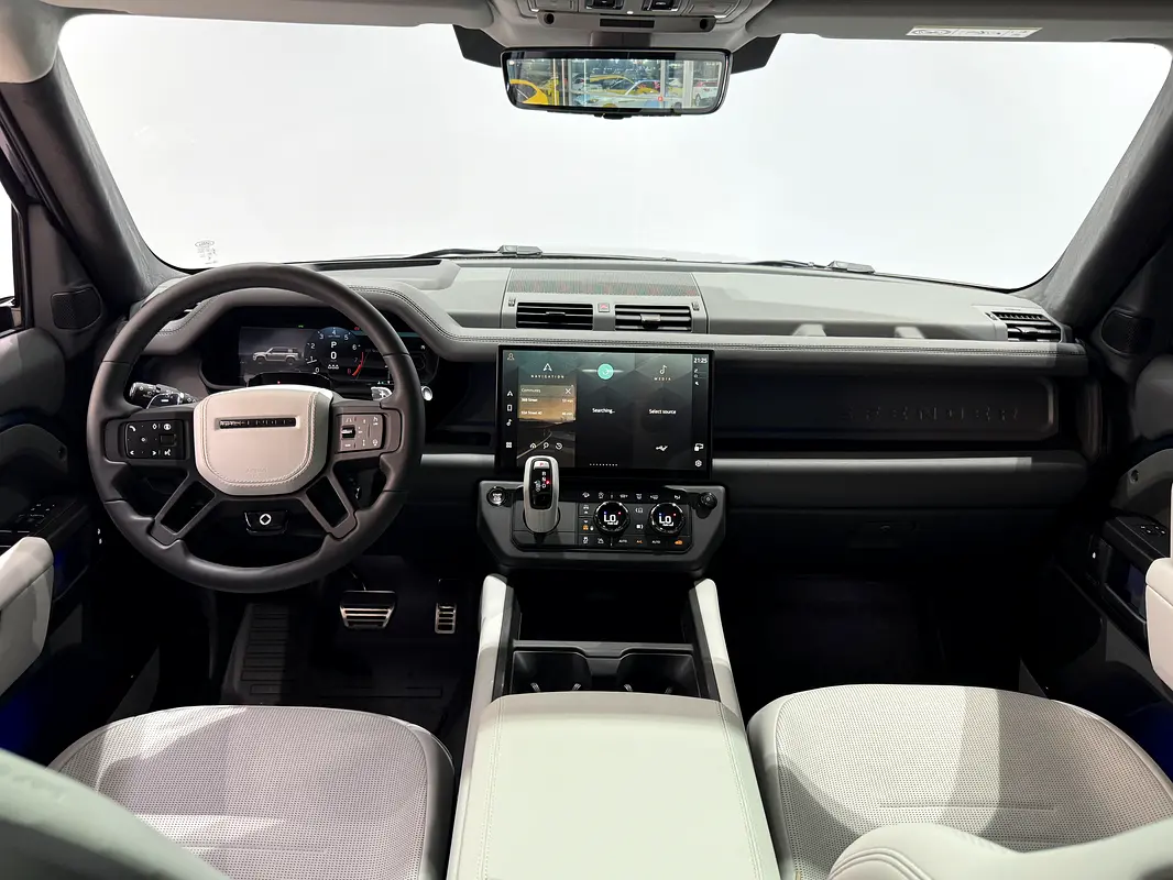 Land Rover Defender 2026