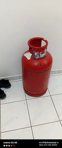 Empty cylinder (medium)