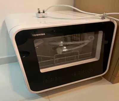 Toshiba 5L Portable Countertop Dishwasher. Automatic water inlet or separate water tank can be used