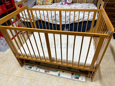 Mom Ami Wooden Baby Crib with new Mattress - bed also like new