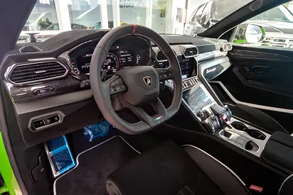 صورة مصغرة 9 لـ 2024 Lamborghini URUS