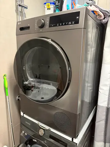 LG Heat Pump Dryer, 8kg - AED800 (slightly negotiable)