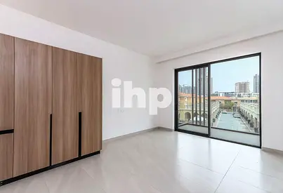 Exclusive Studio | High-End Finishes |Prime area