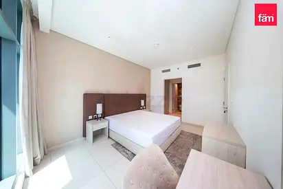 Modern 1-Bedroom Furnished Apartment Bedroom Set with Mattress