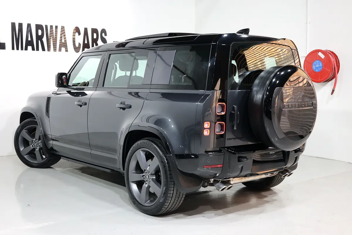 Land Rover Defender 2025