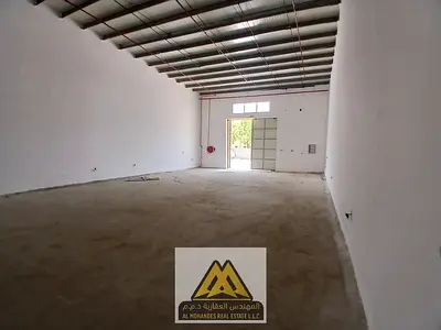مستودع للإيجار بالجرف الصناعية 1، مساحة 1814 قدم²، موقع مميز، مخرج سهل للشارقة ودبي، الإيجار 110,000 درهم.