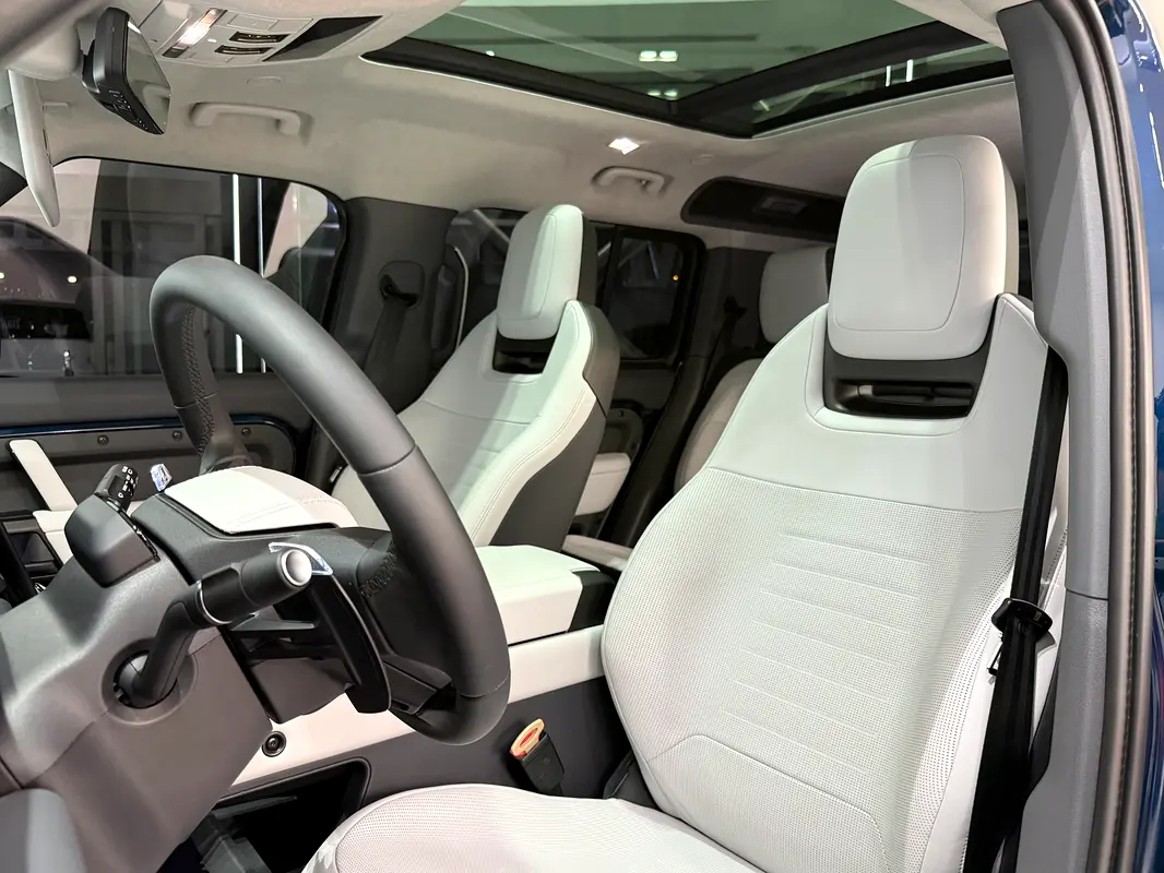 Land Rover Defender 2026
