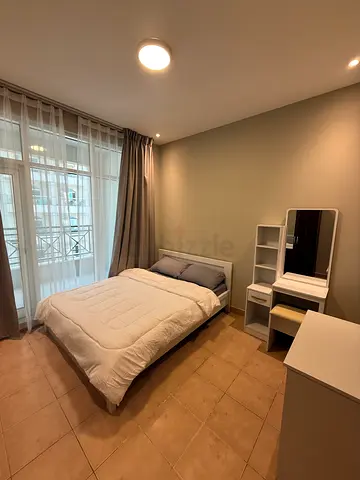 Master room - no commission- near internet city metro station