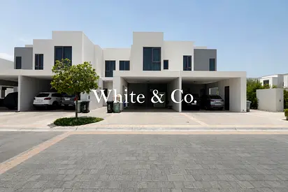 Villa Backing | Landscaped Garden | Modern