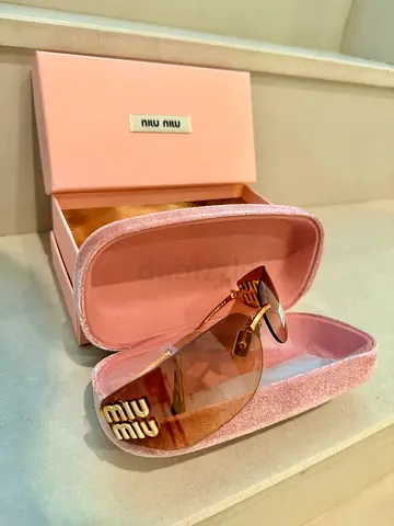 Miu Miu Aube sunglasses - Pink Velvet Storage Case