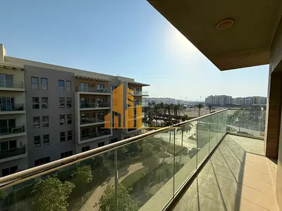 Luxurious spacious 2 Bedroom apartment with balcony // All Amenities