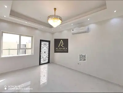 بالقرب من شارع الشيخ محمد بن زايد | 4 غرف نوم رئيسية | مفروشة أو غير مفروشة