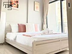 Furnished | Spacious | Canal Views | Offer 4 Chqs