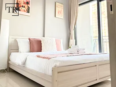 Furnished | Spacious | Canal Views | Offer 4 Chqs